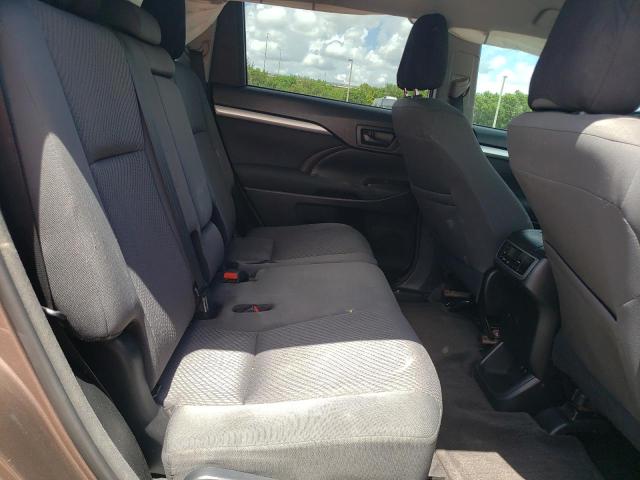 Photo 11 from auction – 2018 TOYOTA HIGHLANDER with VIN 5TDZARFH0JS041541
