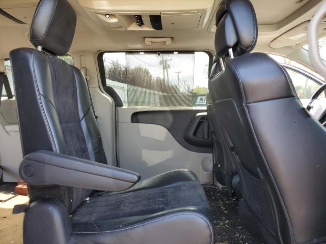 Photo 11 from auction – 2014 CHRYSLER TOWN & COU with VIN 2C4RC1CGXER273005