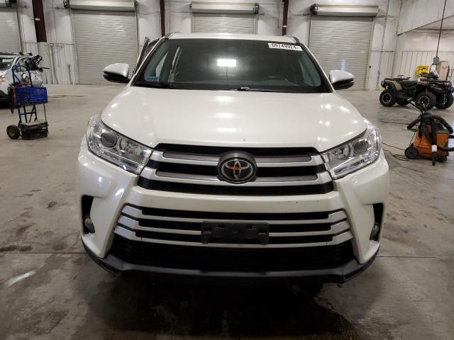 Photo 5 from auction – 2018 TOYOTA HIGHLANDER with VIN 5TDJZRFH9JS558343