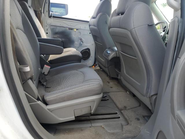 Photo 10 from auction – 2016 CHEVROLET TRAVERSE L with VIN 1GNKRHKD6GJ216671