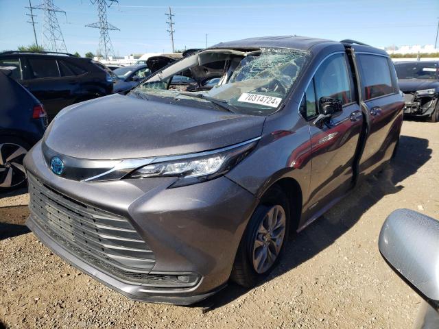 TOYOTA SIENNA LE 2021 with VIN 5TDKRKEC5MS071663 - Photo from auction