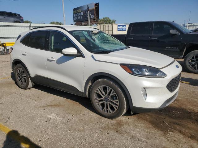 Photo 4 from auction – 2020 FORD ESCAPE SEL with VIN 1FMCU0H68LUC69236