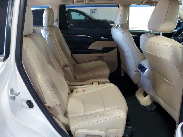 Photo 11 from auction – 2016 TOYOTA HIGHLANDER with VIN 5TDDKRFH1GS323557