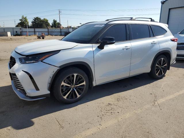 TOYOTA HIGHLANDER 2022 with VIN 5TDLZRBHXNS183647 - Photo from auction