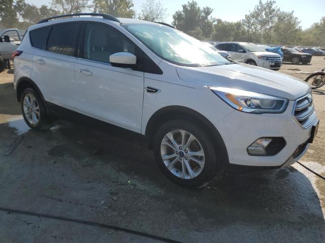 Photo 4 from auction – 2019 FORD ESCAPE SEL with VIN 1FMCU0HD2KUC03469