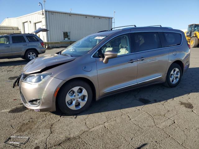 CHRYSLER PACIFICA H 2018 مع رقم تعريف المركبة 2C4RC1L74JR111946 - صورة من المزاد