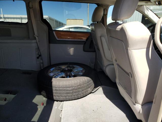 Photo 11 from auction – 2009 CHRYSLER TOWN & COU with VIN 2A8HR64X69R577436