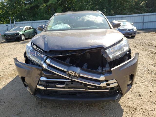 Photo 5 from auction – 2017 TOYOTA HIGHLANDER with VIN 5TDDZRFH6HS413025