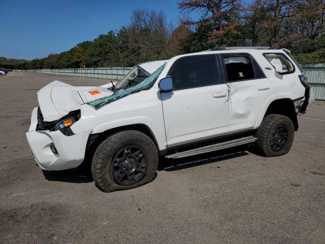 TOYOTA 4RUNNER SR 2017 with VIN JTEBU5JRXH5465144 - Photo from auction