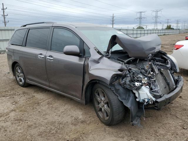 Photo 4 from auction – 2017 TOYOTA SIENNA SE with VIN 5TDXZ3DC1HS855907