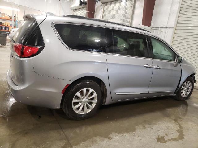 Photo 3 from auction – 2017 CHRYSLER PACIFICA T with VIN 2C4RC1BG4HR503840