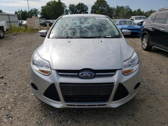 Zdjęcie 5 z aukcji – 2013 FORD FOCUS SE z VIN 1FADP3K25DL351395