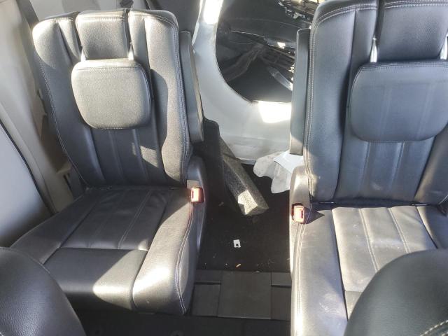 Photo 10 from auction – 2015 CHRYSLER TOWN & COU with VIN 2C4RC1BG0FR661993
