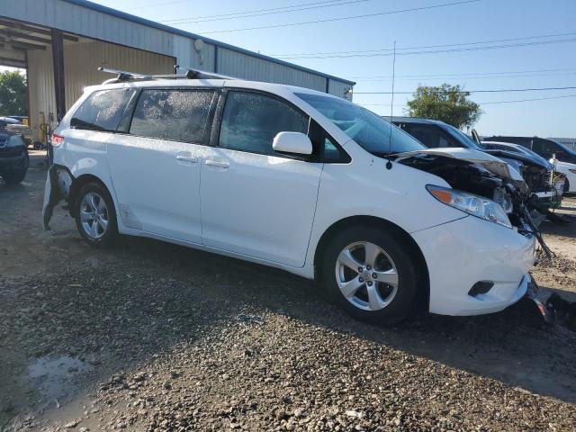 Photo 4 from auction – 2014 TOYOTA SIENNA LE with VIN 5TDKK3DC3ES478314
