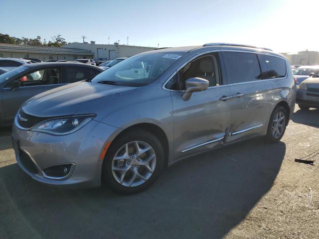 CHRYSLER PACIFICA T 2018 with VIN 2C4RC1BG3JR270572 - Photo from auction