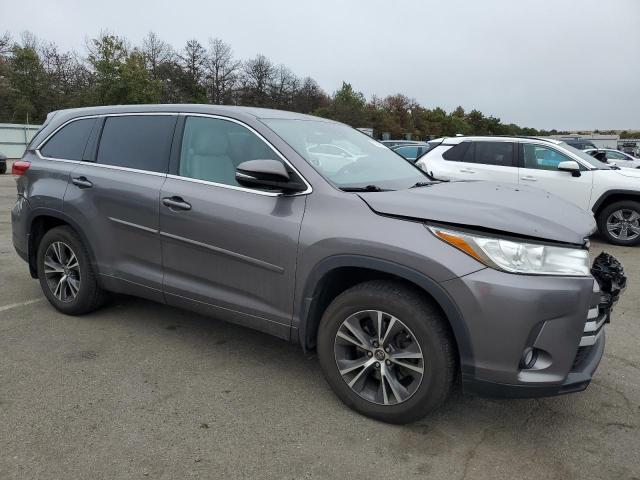 Photo 4 from auction – 2018 TOYOTA HIGHLANDER with VIN 5TDBZRFH8JS905083