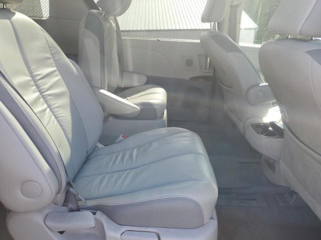 Photo 11 from auction – 2011 TOYOTA SIENNA XLE with VIN 5TDDK3DC3BS002486