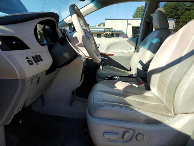 Photo 7 from auction – 2012 TOYOTA SIENNA XLE with VIN 5TDYK3DCXCS276299