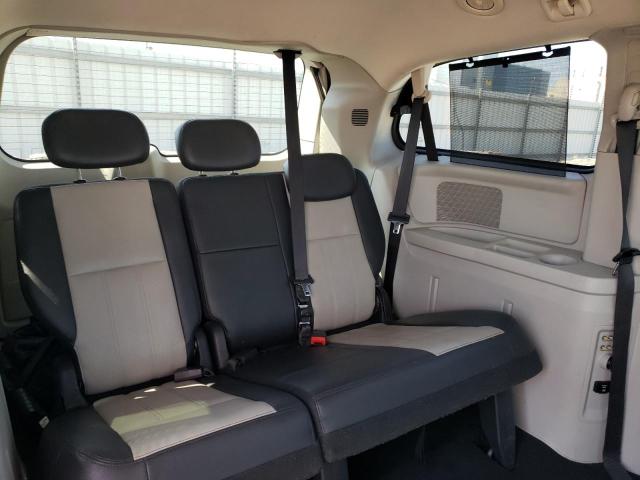 Photo 11 from auction – 2010 CHRYSLER TOWN & COU with VIN 2A4RR8DX7AR404806