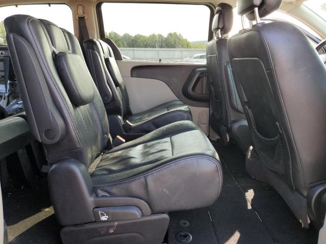 Photo 11 from auction – 2016 CHRYSLER TOWN & COU with VIN 2C4RC1BG4GR110998