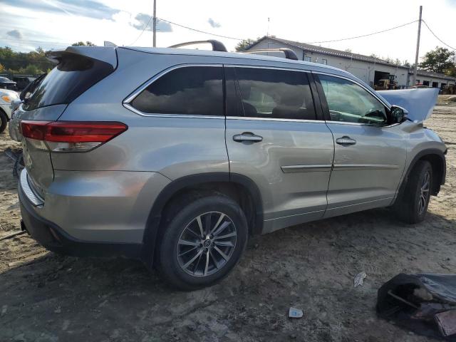 Photo 3 from auction – 2017 TOYOTA HIGHLANDER with VIN 5TDJZRFH2HS480336