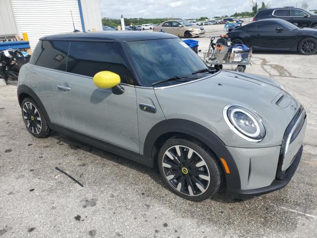 Photo 4 from auction – 2023 MINI COOPER SE with VIN WMW13DJ00P2T36325