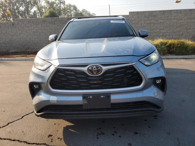 Photo 5 from auction – 2022 TOYOTA HIGHLANDER with VIN 5TDHZRAH2NS122428
