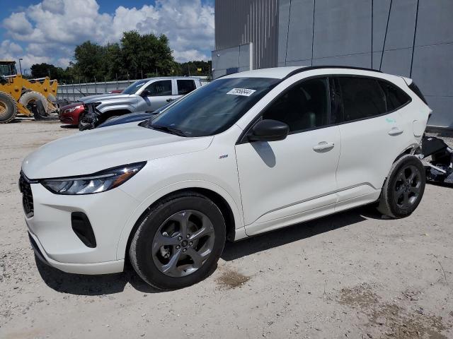 FORD ESCAPE ST 2023 مع رقم تعريف المركبة 1FMCU0MN9PUB17632 - صورة من المزاد