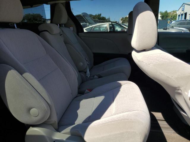 Photo 11 from auction – 2018 TOYOTA SIENNA LE with VIN 5TDKZ3DC5JS943908