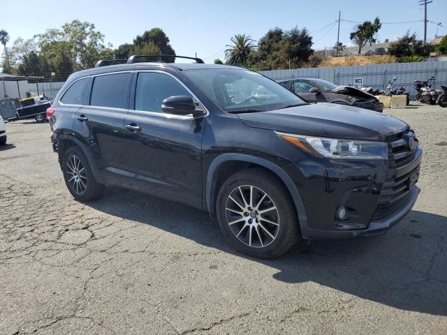 Photo 4 from auction – 2017 TOYOTA HIGHLANDER with VIN 5TDJZRFH5HS516309