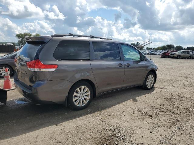 Zdjęcie 3 z aukcji – 2013 TOYOTA SIENNA XLE z VIN 5TDDK3DC8DS066123
