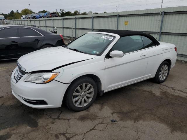 CHRYSLER 200 TOURIN 2014 with VIN 1C3BCBEBXEN158334 - Photo from auction