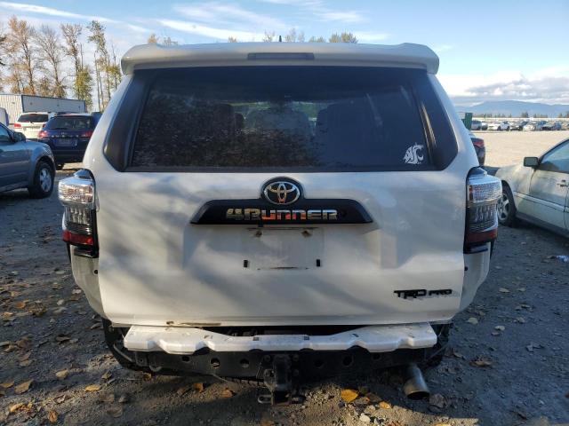 Photo 6 from auction – 2018 TOYOTA 4RUNNER SR with VIN JTEBU5JR2J5600087