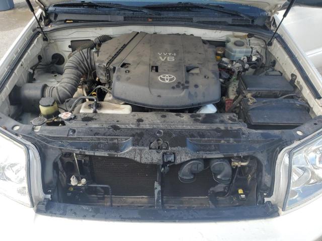 Photo 12 from auction – 2004 TOYOTA 4RUNNER SR with VIN JTEZU14R440021137