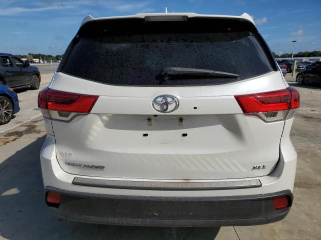 Photo 6 from auction – 2019 TOYOTA HIGHLANDER with VIN 5TDKZRFH3KS571062