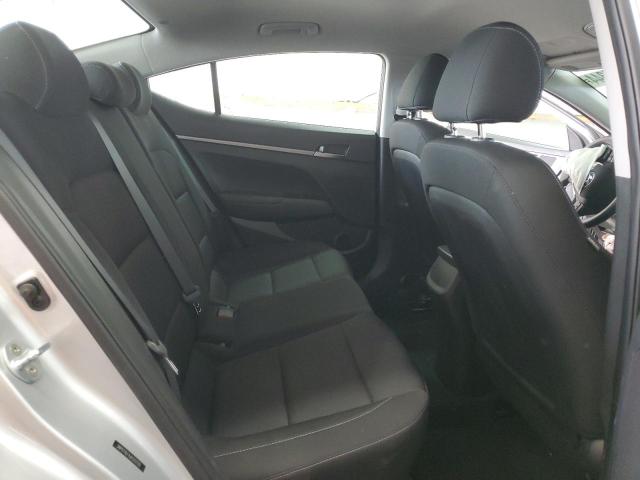 Photo 10 from auction – 2018 HYUNDAI ELANTRA SE with VIN 5NPD74LF4JH333729