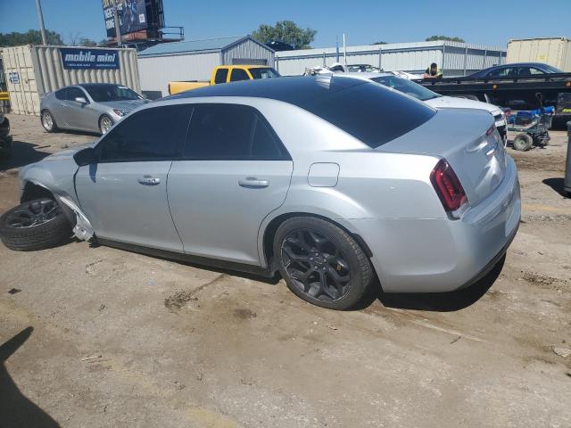 Photo 2 from auction – 2019 CHRYSLER 300 TOURIN with VIN 2C3CCAAG1KH580464