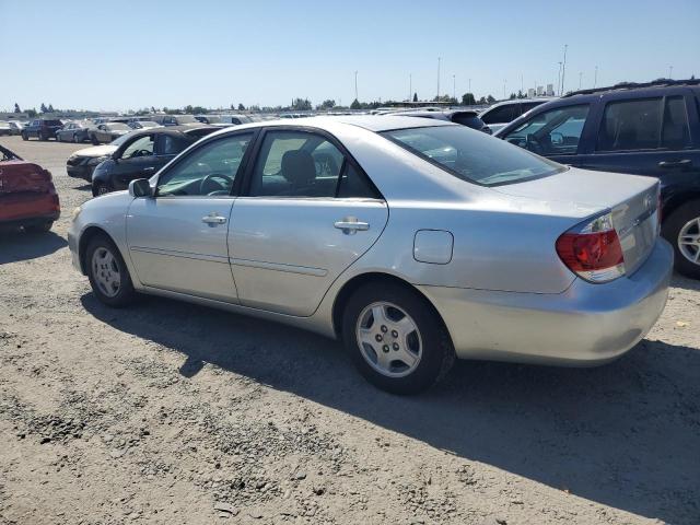 Photo 2 from auction – 2005 TOYOTA CAMRY LE with VIN JTDBE32K553023970