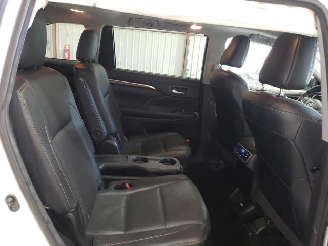 Photo 11 from auction – 2016 TOYOTA HIGHLANDER with VIN 5TDDKRFH2GS285840