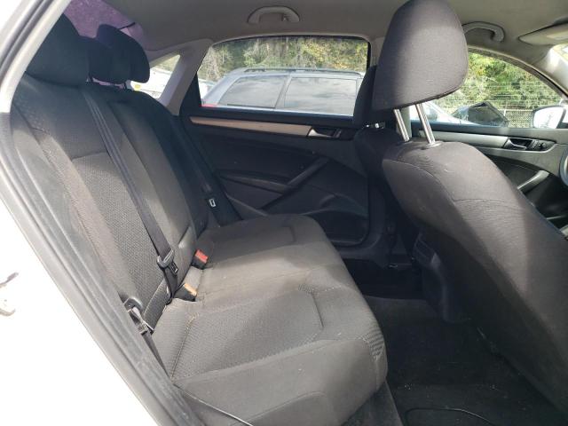Photo 11 from auction – 2015 VOLKSWAGEN PASSAT S with VIN 1VWAT7A31FC011882