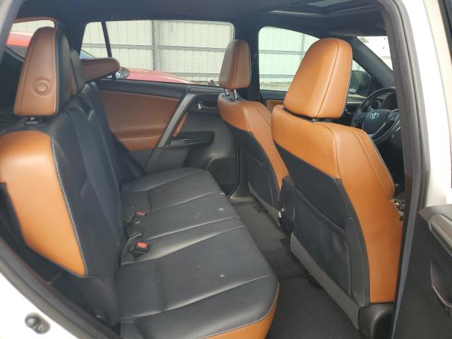 Photo 11 from auction – 2018 TOYOTA RAV4 SE with VIN 2T3NFREV9JW449915