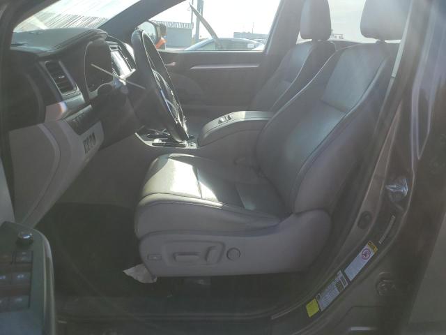 Photo 7 from auction – 2017 TOYOTA HIGHLANDER with VIN 5TDKZRFH5HS511549