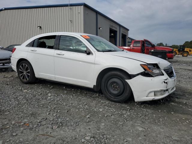 Photo 4 from auction – 2013 CHRYSLER 200 TOURIN with VIN 1C3CCBBG4DN744725