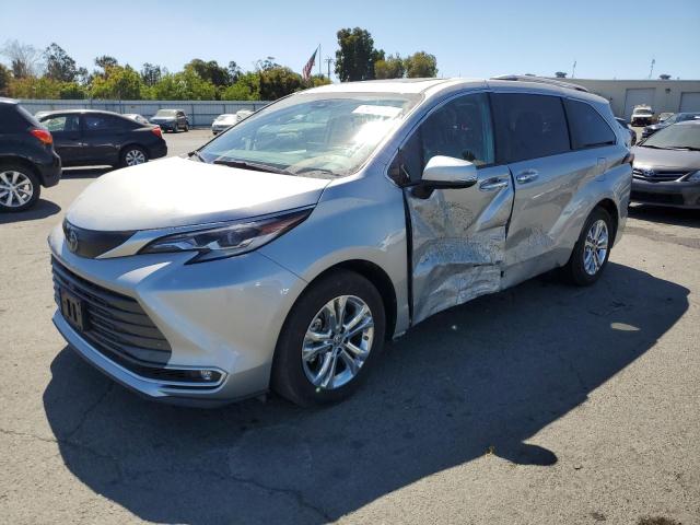 TOYOTA SIENNA LIM 2023 with VIN 5TDESKFC5PS081498 - Photo from auction