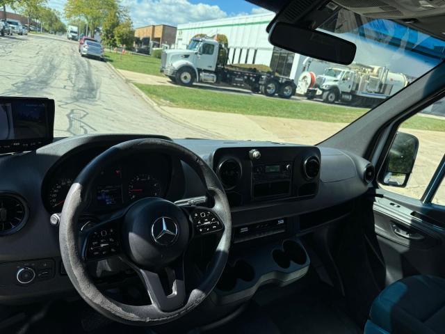 Photo 9 from auction – 2019 MERCEDES-BENZ SPRINTER 2 with VIN WD4PF1CD4KT002262