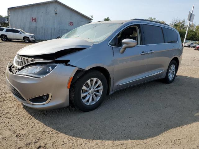 CHRYSLER PACIFICA T 2017 with VIN 2C4RC1BG4HR583642 - Photo from auction