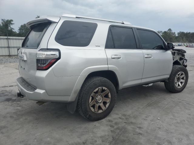 Photo 3 from auction – 2014 TOYOTA 4RUNNER SR with VIN JTEZU5JR2E5067128