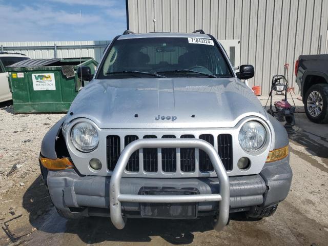 Photo 5 from auction – 2005 JEEP LIBERTY SP with VIN 1J4GL48K95W592936