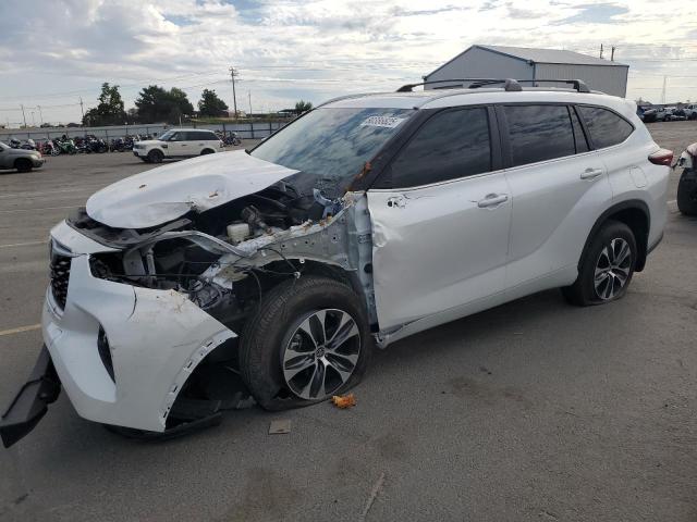 TOYOTA HIGHLANDER 2024 with VIN 5TDKDRBH9RS562123 - Photo from auction