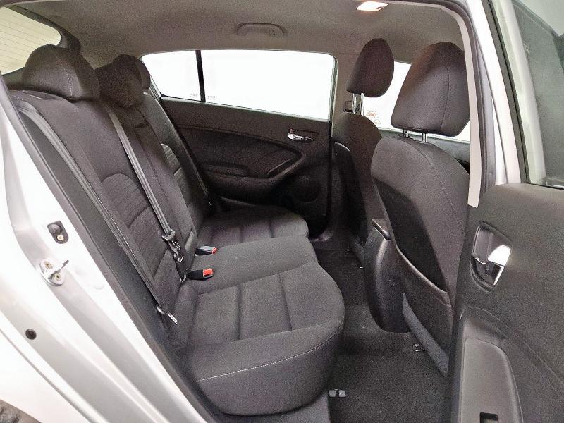 Photo 10 from auction – 2016 KIA FORTE LX with VIN KNAFK5A8XG5527933